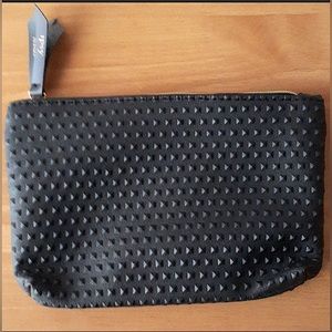 🆕🔥IPSY COSMETIC BAG SUPER CUTE SOLID BLACK WITH GOLD TRIM NWOT!!BUNDLE🆙